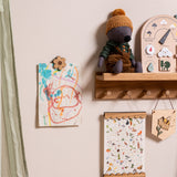Magnetic Flower Picture Hanger - Oak / Walnut
